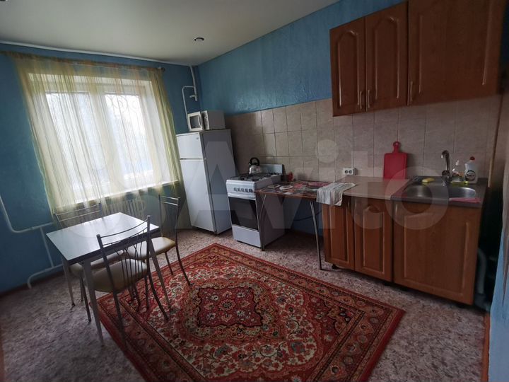 2-к. квартира, 52 м², 1/10 эт.