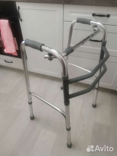 Ходунки для взрослых шагающие