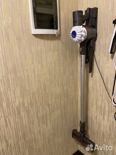 Пылесос Dyson DC62, V6, SV03