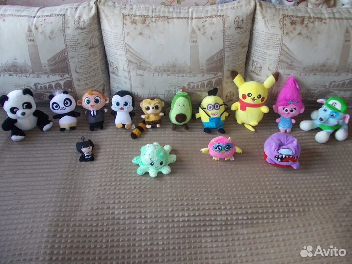 Новые соврем игрушки смурфик, пикачу, авокадо и др