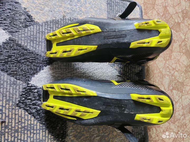 Лыжные ботинки fischer carbonlite