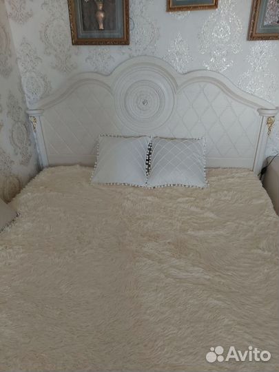 Кровать двухспальная с матрасом 160 200