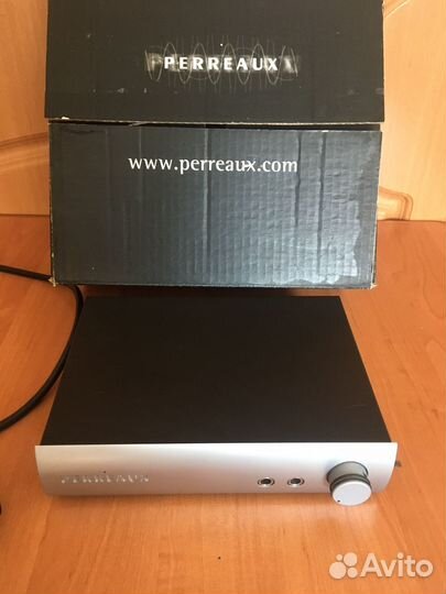 Усилитель для наушников Perreaux Silhouette SXH2