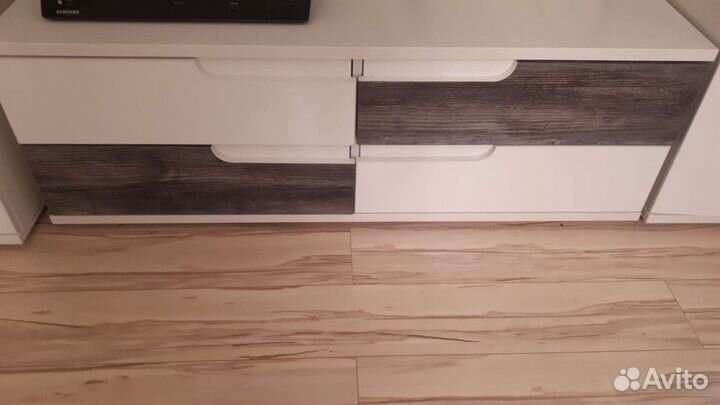 Стенка в гостиную + журнальный стол