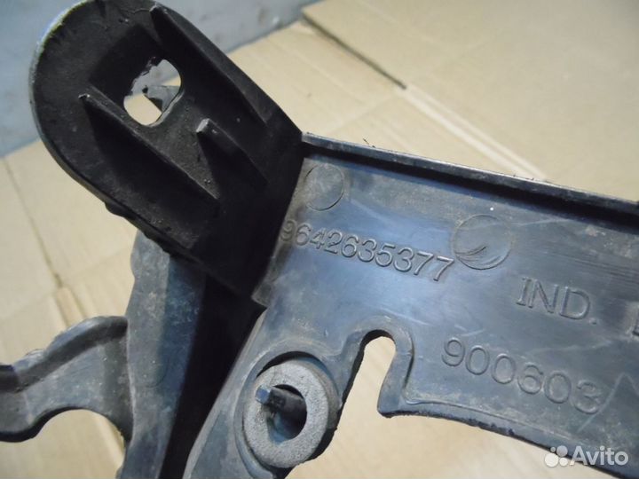 Усилитель заднего бампера Ситроен С3