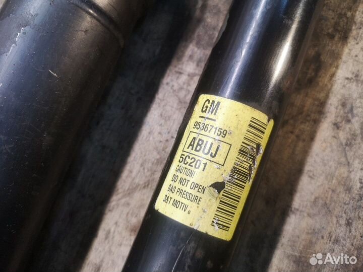 Амортизаторы задние Опель Мокка, 2шт