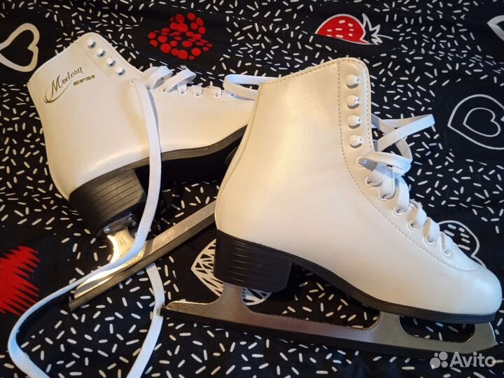 Коньки 2 пары, ролики, ботинки для лыж