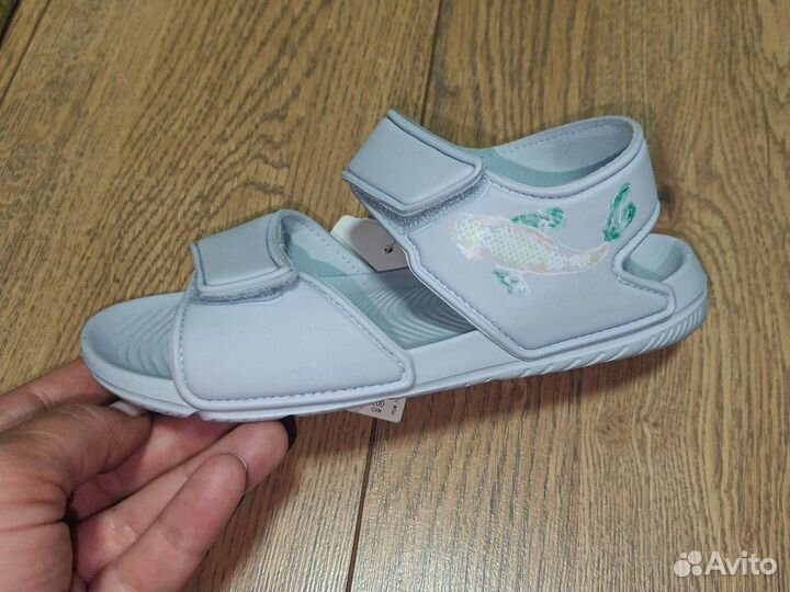 Сандалии adidas altaswim
