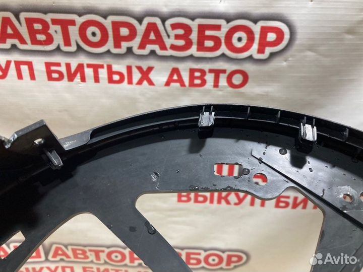 Накладка на торпедо Skoda Yeti хэтчбек 2012