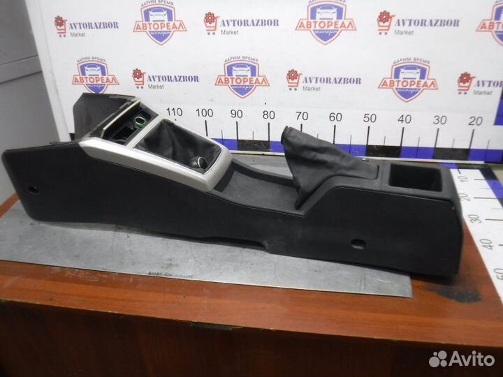 Консоль между сидений Opel Astra H Z18XER 2008