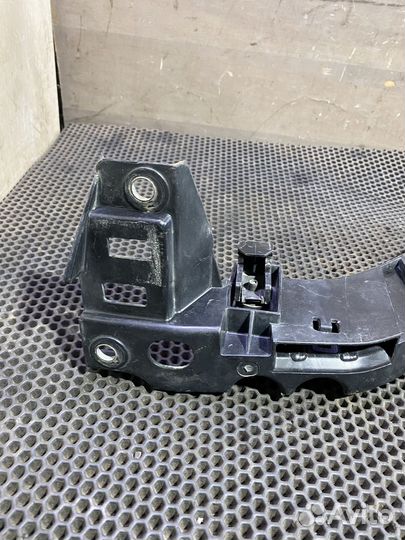 Кронштейн фары бампера левый Volkswagen Polo 5