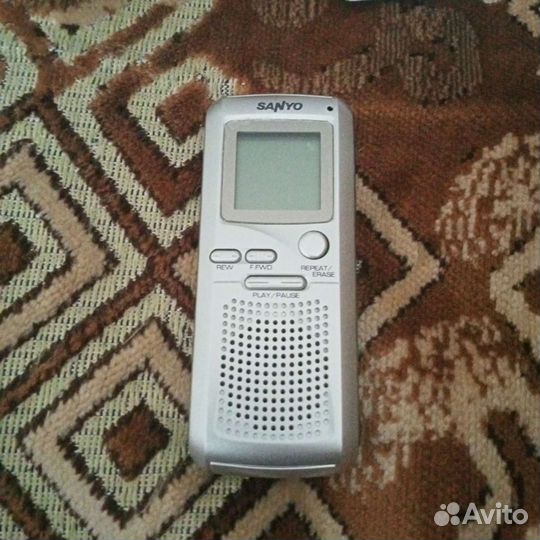 Диктофон Sanyo ICR-NT300
