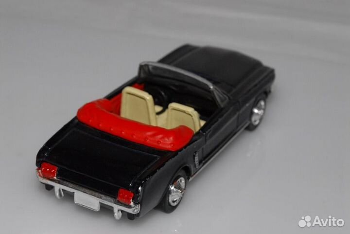 Модель масштаб 1/43 mustang convertible (1964)