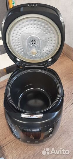 Мультиварка redmond rmc m90