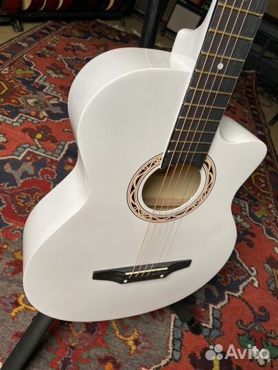 Акустическая гитара