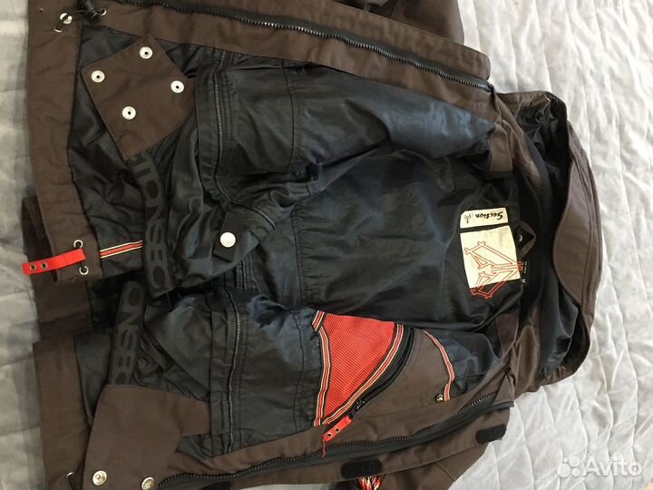 Костюм женский для сноуборда