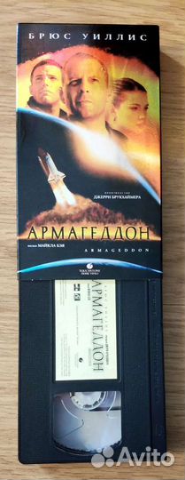 Видеокассеты VHS с фантастическими фильмами