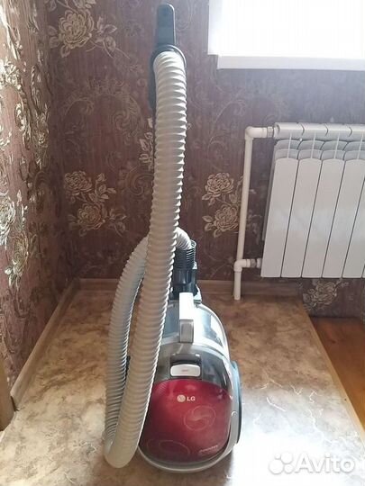 Продам пылесос LG vk74102h