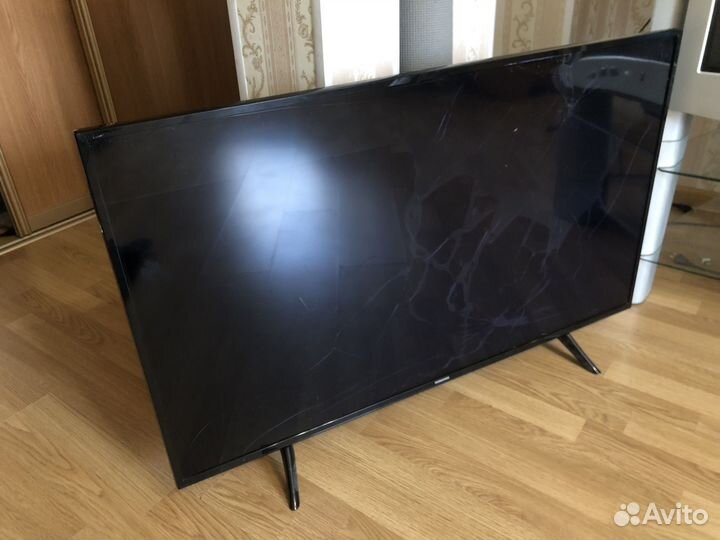 Телевизор samsung SMART tv