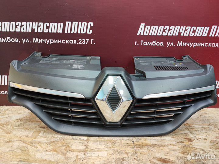 Решетка радиатора Renault Logan