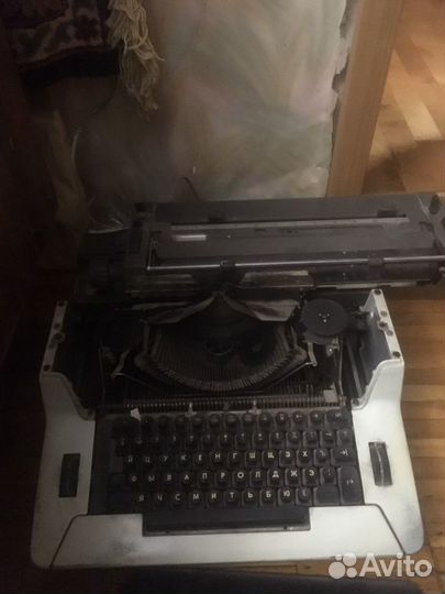 Пишущая машинка