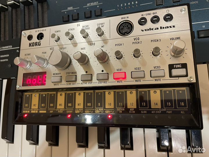 Korg volca bass