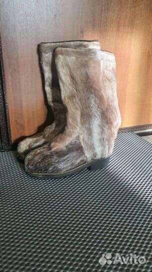 Зимняя обувь,унты