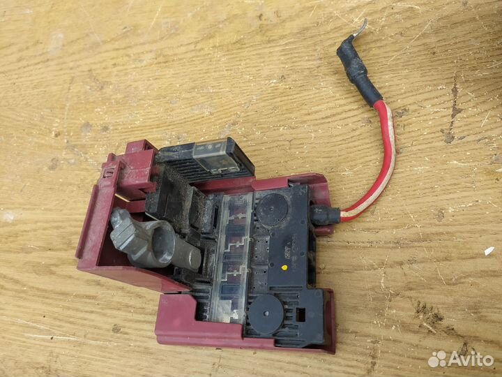 Chevrolet Aveo T300 клемма акб предохранителей