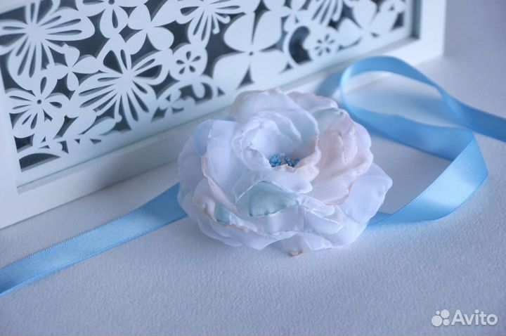 Украшение в виде цветка на ленте арт. N 27