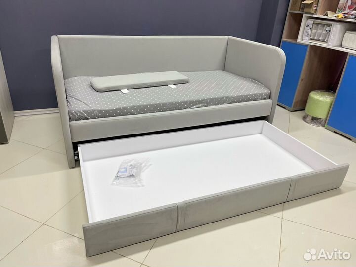 Кровать диван 170*80 с витрины полный комплект