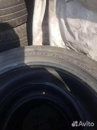 Supermax HWY 235/45 R18