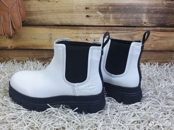 Ботинки UGG женские