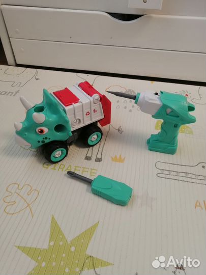Детская машина на батарейках