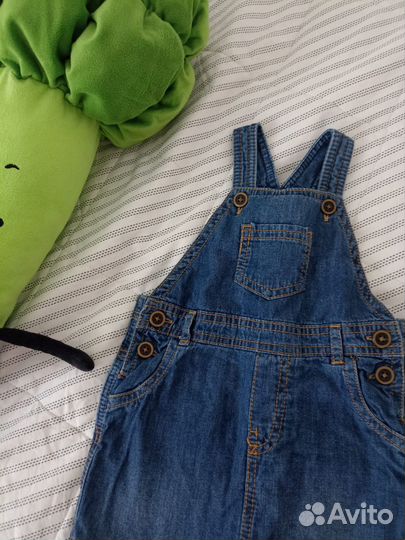 Next джинсовый комбинезон 9-12 месяцев