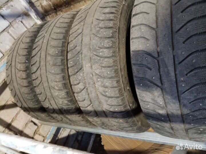 Bridgestone Ice Cruiser 7000 205/60 R16