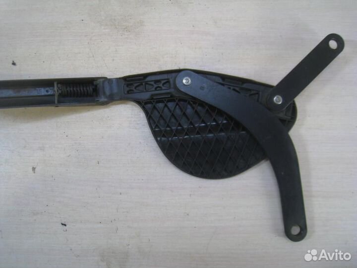 Поводок стеклоочистителя левый Lexus RX300 (MCU15