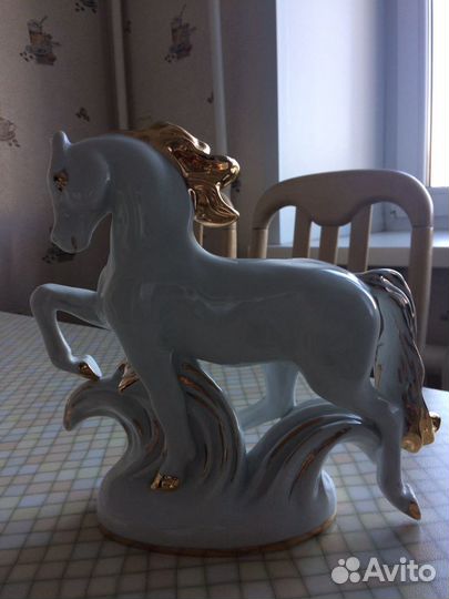 Статуэтка фарфор конь лфз