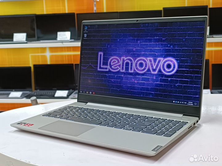 Ноутбук Lenovo 15.6