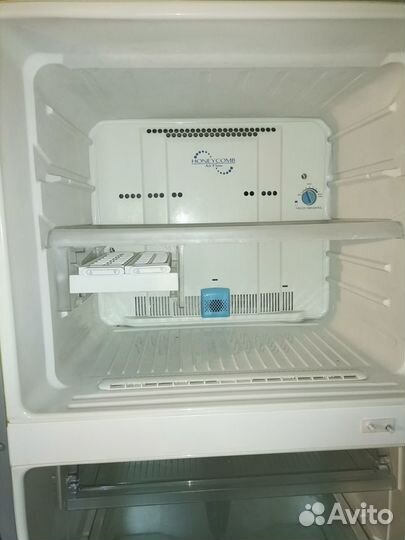 Холодильник Шарп c системой NoFrost б/у