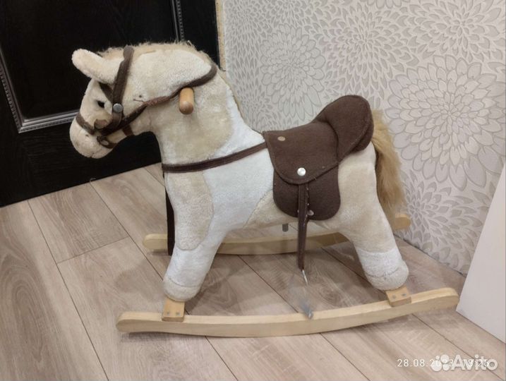 Качалка лошадь