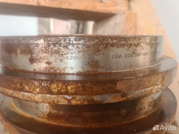 Диски тормозные и поршеня