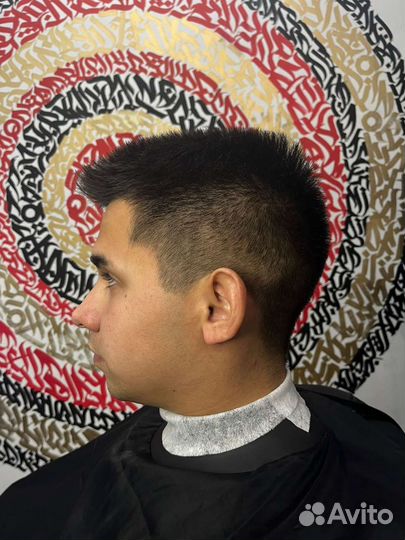 Модель мужская стрижка