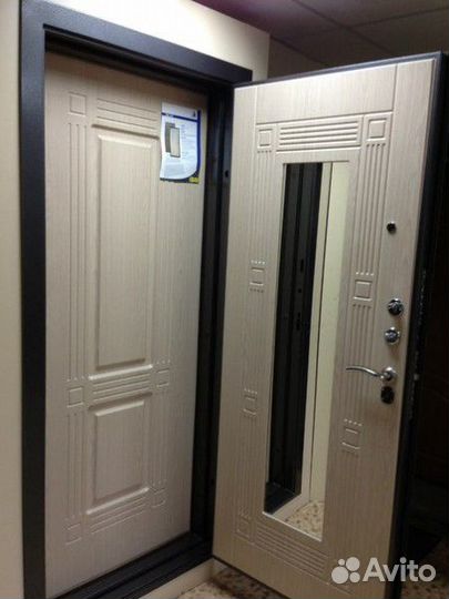Входные двери выставочный