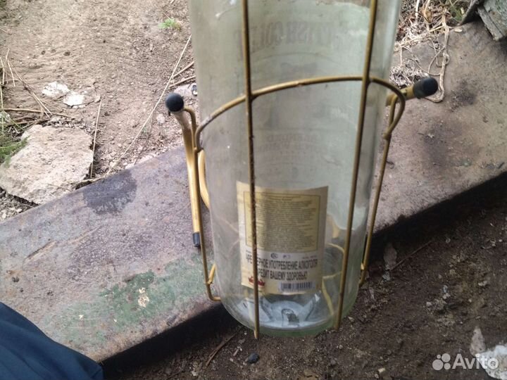 Бутыль на качелях