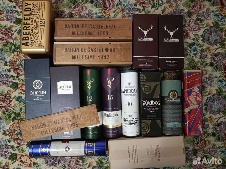 Пустые коробки из под крепкого алкоголя