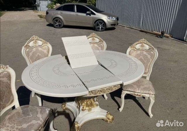 Столы и стулья