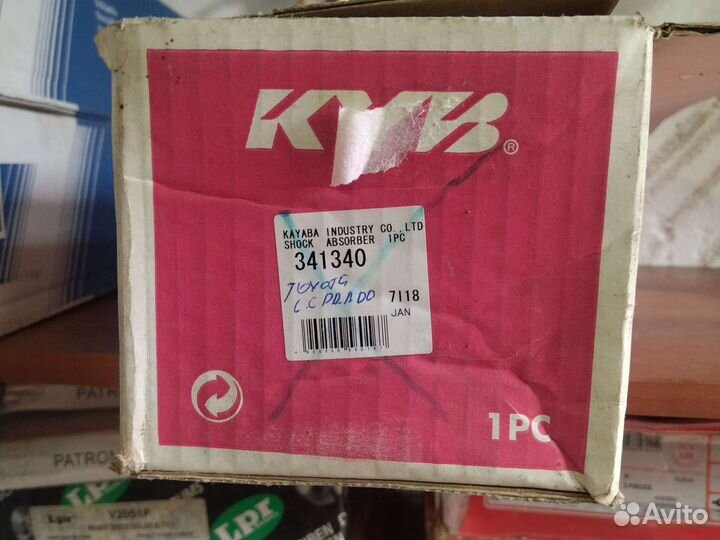 Стойка задняя kayaba 341340 KYB toyota