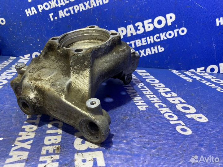 Передний правый поворотный кулак Bmw E65 седан