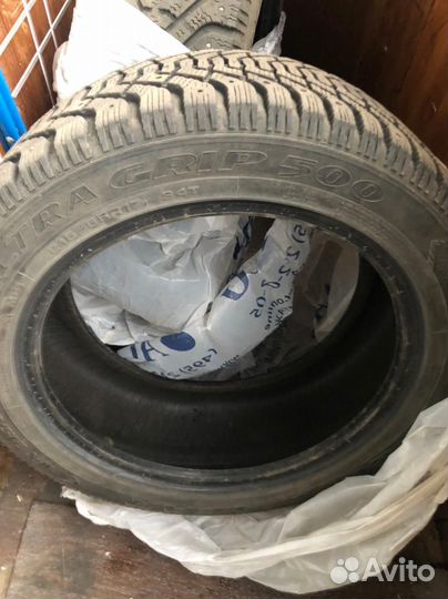 Goodyear UltraGrip 500 215/55 R17 98B