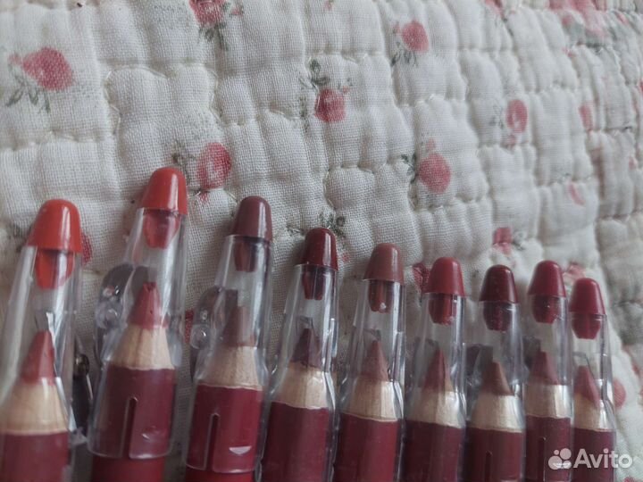 Косметические карандаши для губ Flormar с точилкой